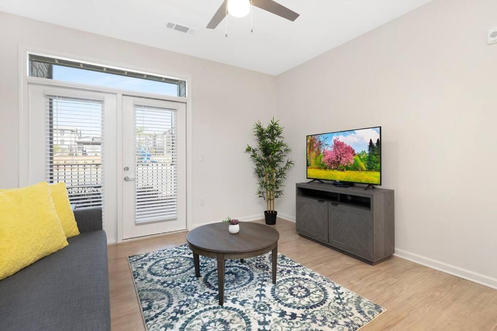 Stylish New Condo In コンコード エクステリア 写真